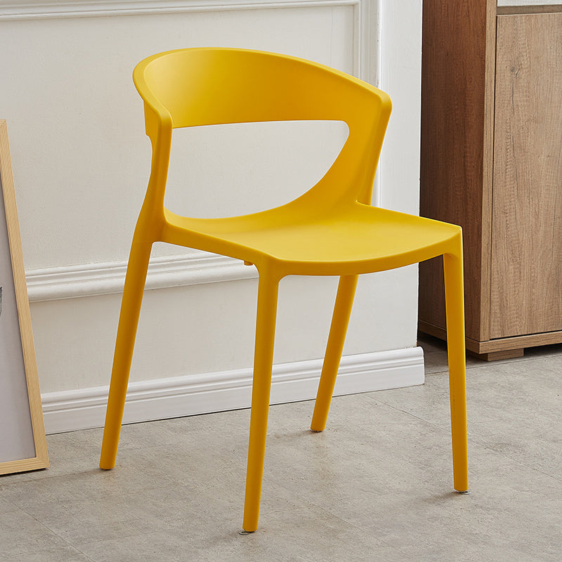 El plástico del estilo minimalista que cena las sillas sin brazos abre la parte posterior que cena la silla lateral