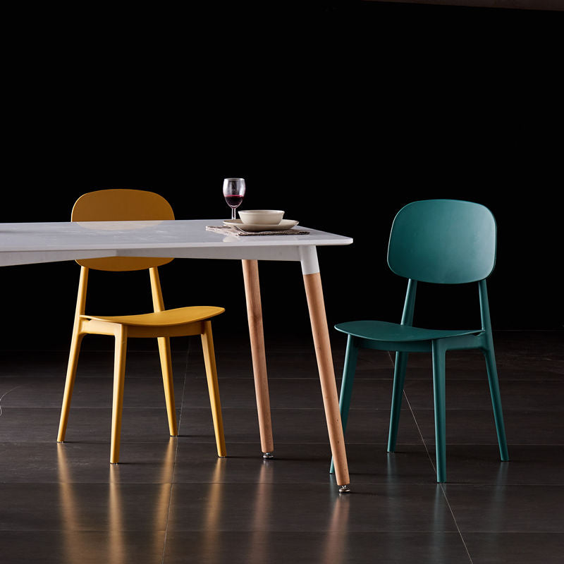 Sillas de comedor escandinavas de plástico sin brazos, silla lateral con respaldo abierto (juego de 4)
