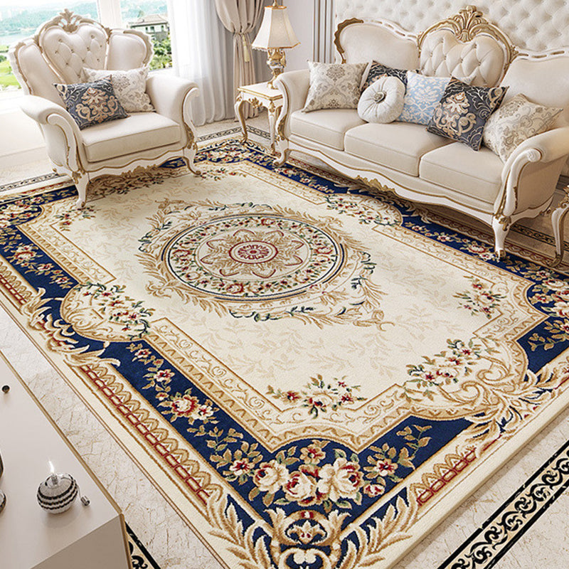Traditional Flower Pattern Carpet Polyester Indoor Rug Stain Resistant Area Carpet for Living Room