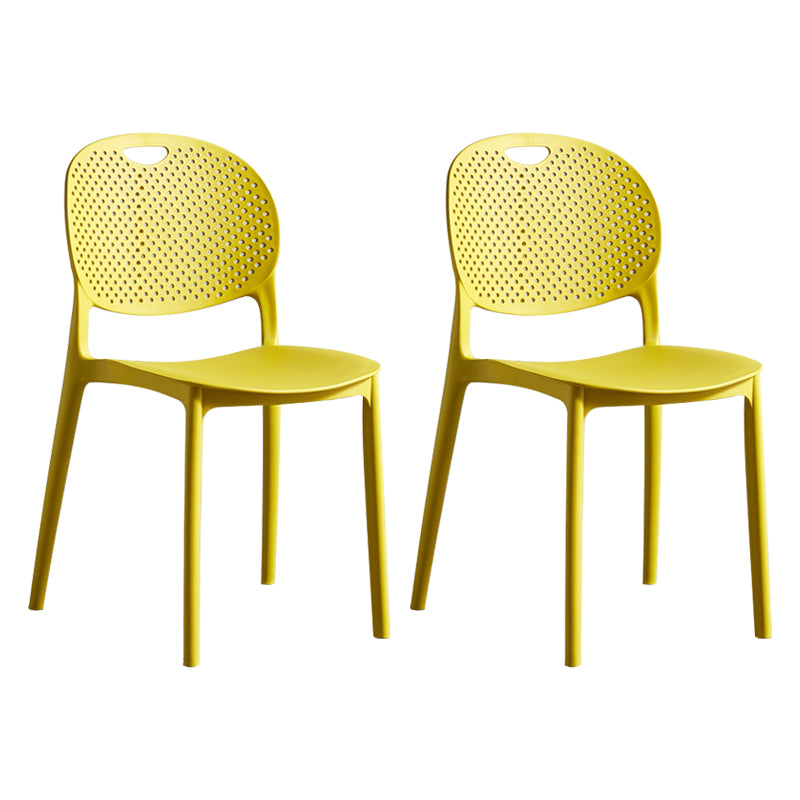 Chaise d'appoint en plastique contemporaine, empilable, sans accoudoirs, à dossier ouvert, pour salle à manger