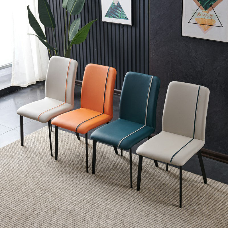 Parsons de finition mate de chaise latérale en cuir d'unité centrale d'hôtel contemporain dinant des chaises