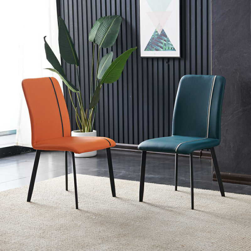 Parsons de finition mate de chaise latérale en cuir d'unité centrale d'hôtel contemporain dinant des chaises