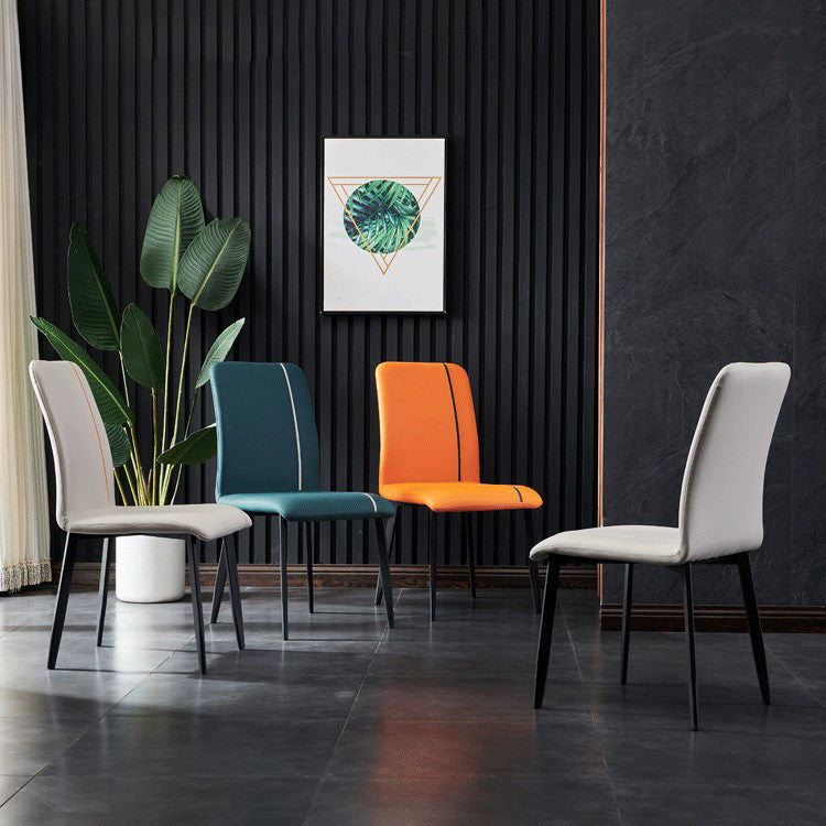 Parsons de finition mate de chaise latérale en cuir d'unité centrale d'hôtel contemporain dinant des chaises