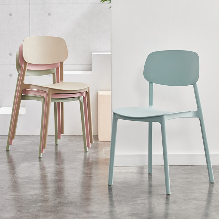 Sillas de comedor sin brazos con respaldo abierto Silla auxiliar de comedor apilable de plástico (juego de 4)