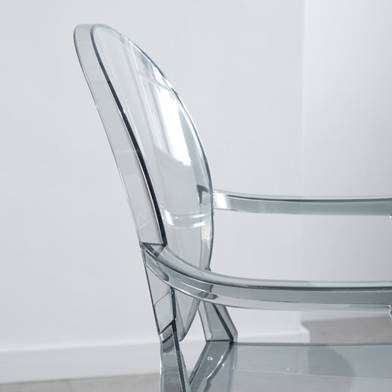 Bras en plastique de style contemporain dinant les chaises latérales empilables à dos ouvert de chaises