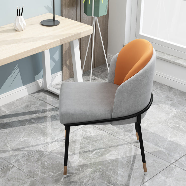 Sillas sin brazos de comedor de metal Glam, sillas tapizadas de comedor para restaurante