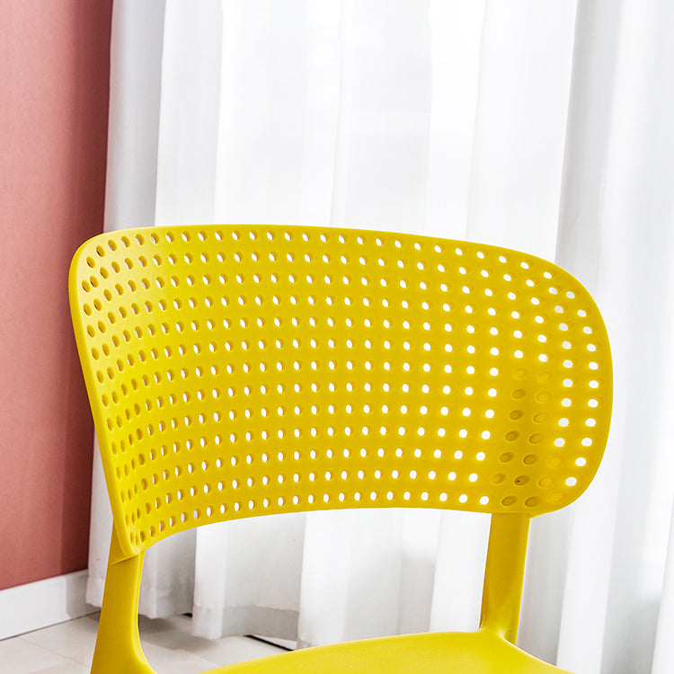 Chaises de salle à manger en plastique de style moderne, chaise de salle à manger empilable à dossier ouvert pour la cuisine