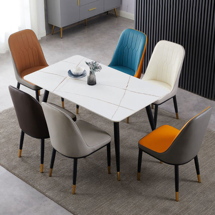 El comedor atractivo del metal del estilo preside la silla de cuero sin brazos de Parsons para el restaurante