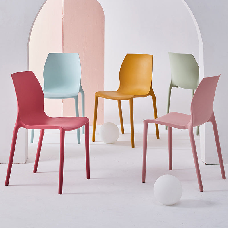 Silla lateral de comedor de plástico apilable, sillas de comedor sin brazos con respaldo sólido escandinavo
