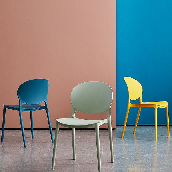 Chaises de salle à manger sans accoudoirs à dossier ouvert Chaises d'appoint empilables en plastique (Ensemble de 4)