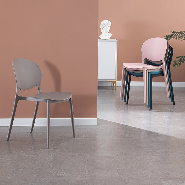 Chaises de salle à manger sans accoudoirs à dossier ouvert Chaises d'appoint empilables en plastique (Ensemble de 4)