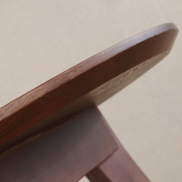 Round Casual Dining Table Wood Color Fixed Table with Ashwood Solid Wood