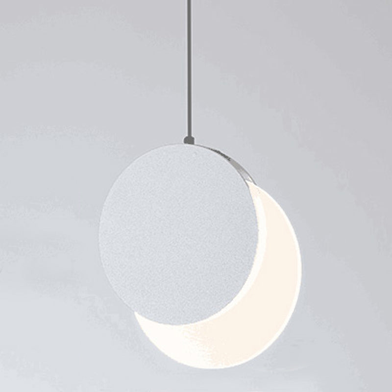 Luce a ciondolo a LED in ferro laccata nella moderna lampada appesa rotabile acrilica creativa per camera da letto