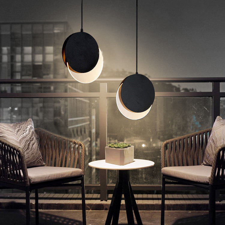 Luce a ciondolo a LED in ferro laccata nella moderna lampada appesa rotabile acrilica creativa per camera da letto