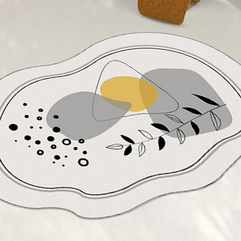 Trendy Novelty Shape Rug Funky Polyester Rug Stain Resistant Carpet for Home Decor