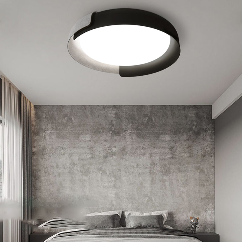 Lacquered Metal LED Ceiling Light in Modern Simplicity Acrylic Circular Flush Mount for Bedroom