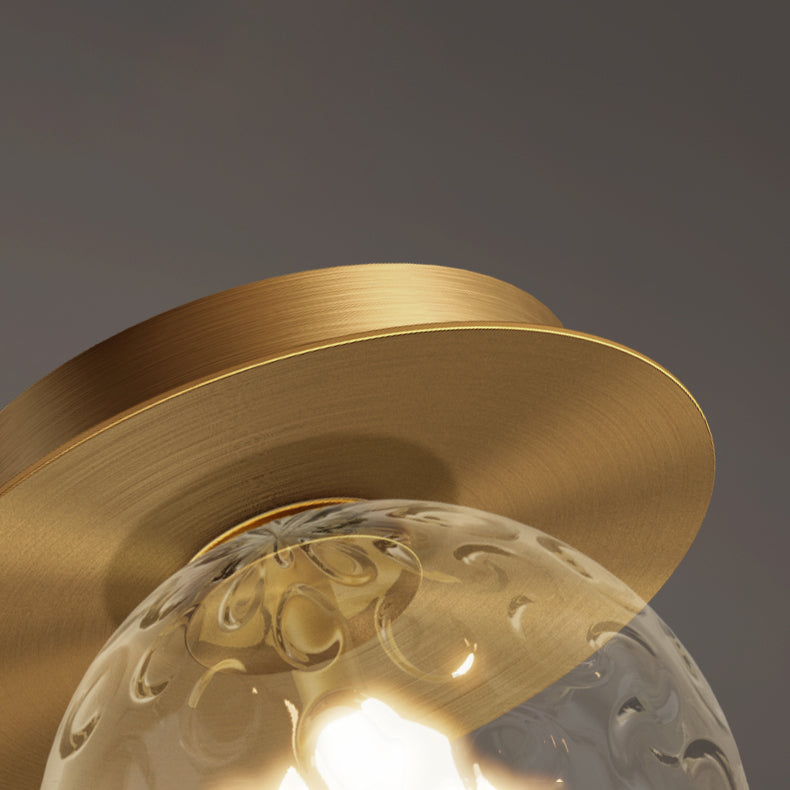 Lámpara de techo de globo de cobre de estilo artístico moderno con montaje empotrado dorado de vidrio ondulado para pasillo