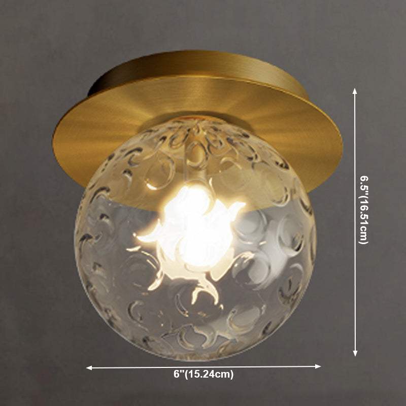 Lámpara de techo de globo de cobre de estilo artístico moderno con montaje empotrado dorado de vidrio ondulado para pasillo