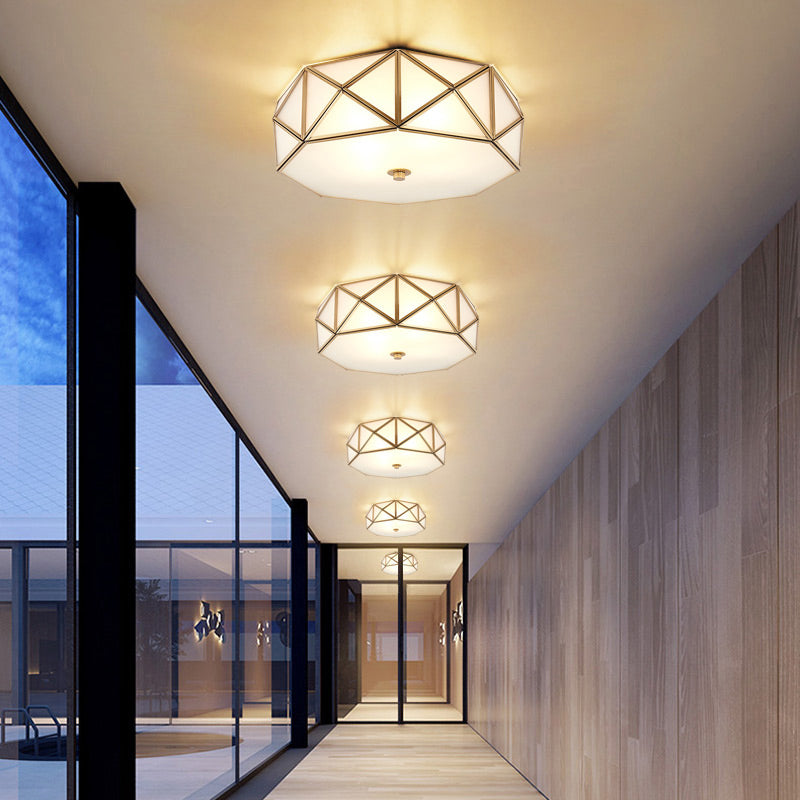 Lámpara de techo geométrica de estilo colonial, montaje empotrado interior de cobre con pantalla de vidrio blanco