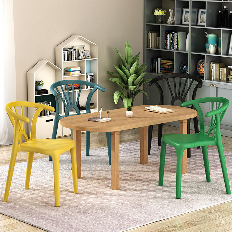 Chaise de salle à manger à dossier en plastique, finition mate, chaise latérale contemporaine à la maison