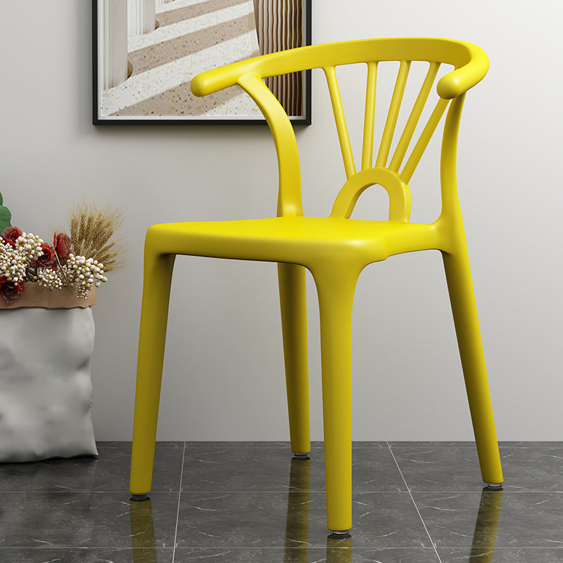 Chaise de salle à manger à dossier en plastique, finition mate, chaise latérale contemporaine à la maison