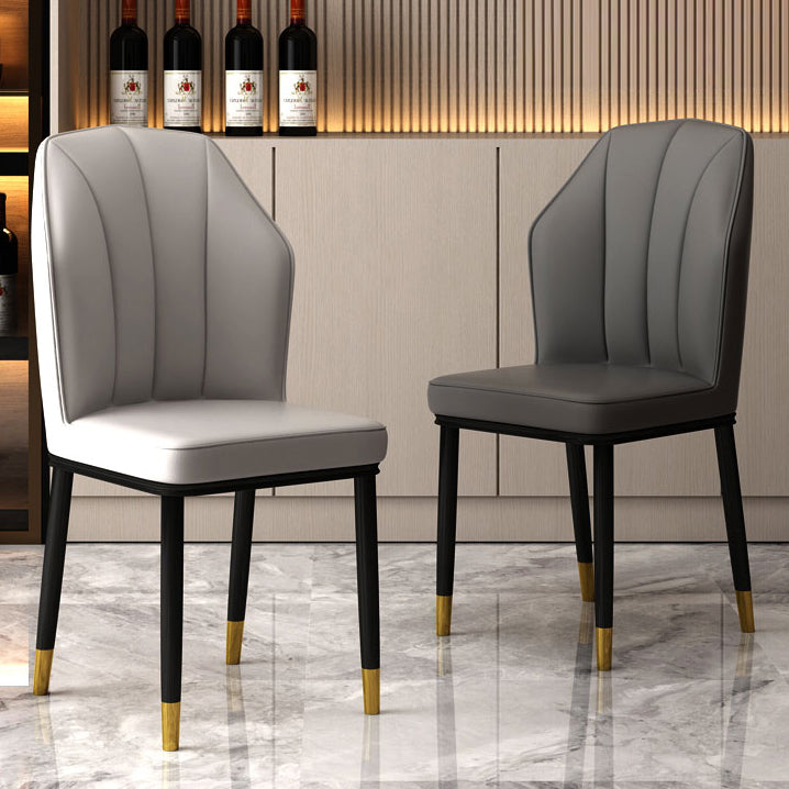 Chaise d'appoint scandinave pour salle à manger rembourrée en métal à oreilles (Ensemble de 4)