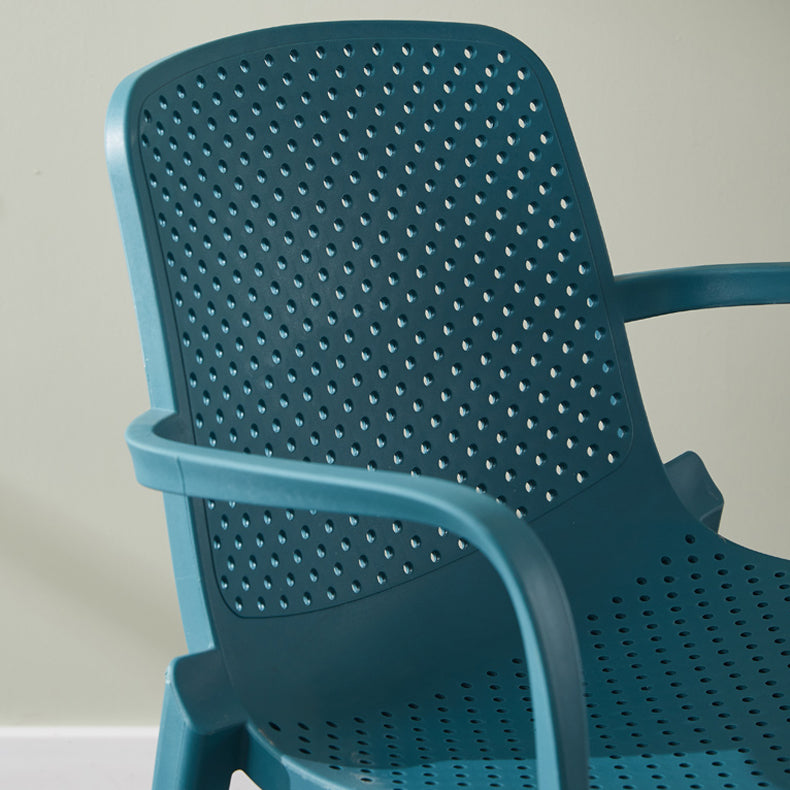 Sillas de comedor de plástico escandinavo, sillones apilables con respaldo sólido (juego de 4)