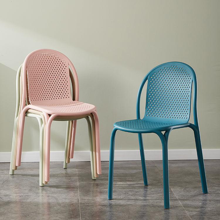 Silla auxiliar de comedor de plástico apilable, sillas de comedor escandinavas sin brazos (juego de 4)