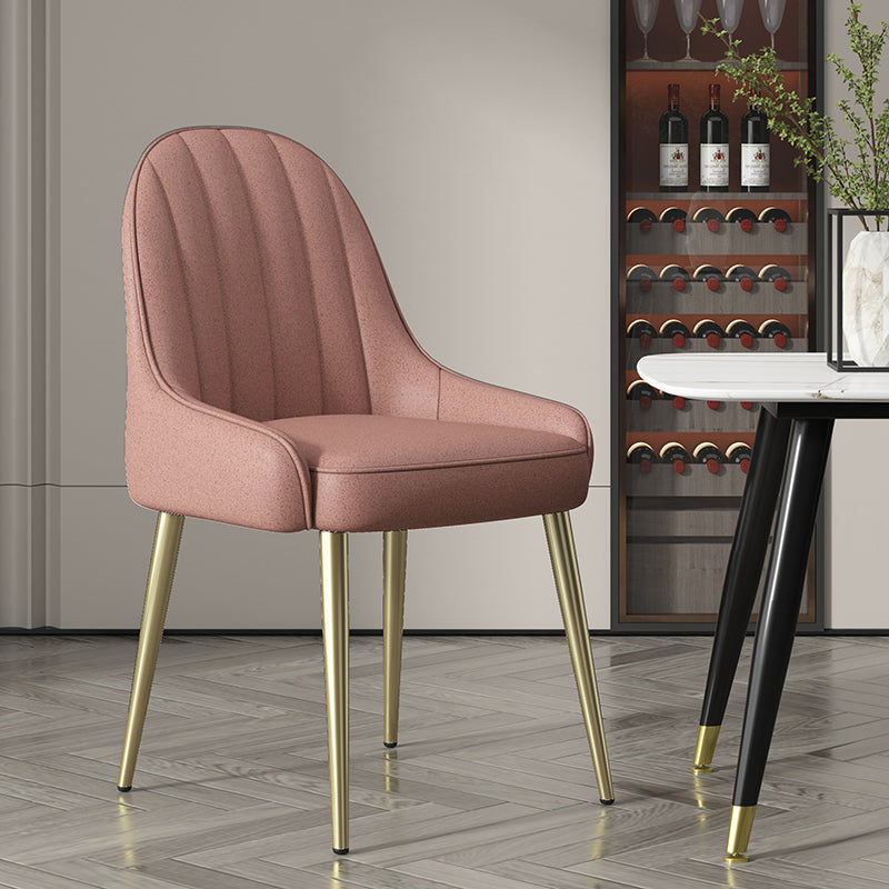 Silla de comedor tapizada de metal con respaldo Parsons de sillón escandinavo de interior
