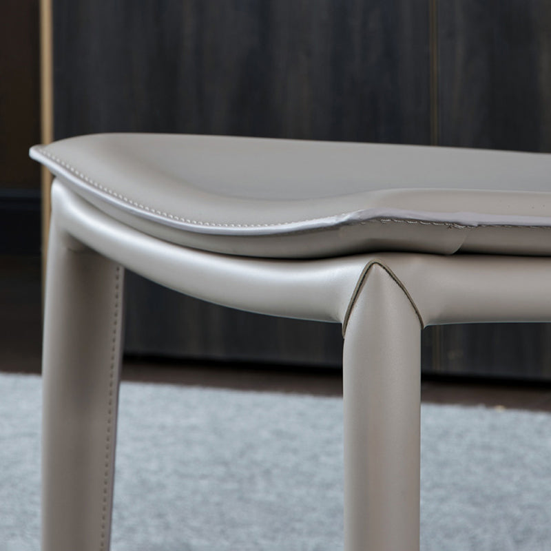 Ensemble de chaises en cuir au design contemporain, chaises de salle à manger à dossier solide (Ensemble de 2)