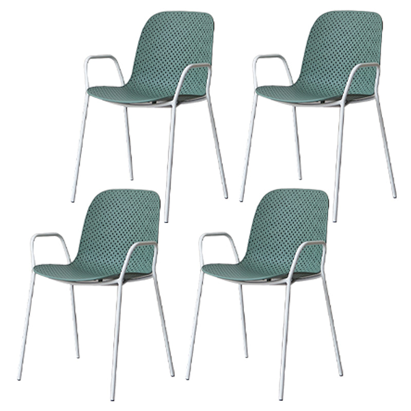 Sillas de comedor de plástico de cocina de estilo industrial que cenan sillones apilables con patas de metal