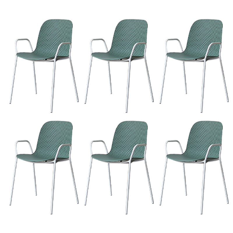 Sillas de comedor de plástico de cocina de estilo industrial que cenan sillones apilables con patas de metal