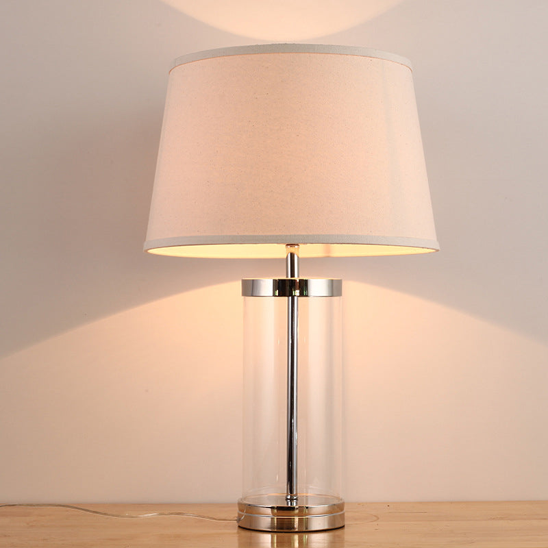 Verjüngter Drum Task Lighting zeitgenössischer Stoff 1 Kopflesebuch Licht in Weiß