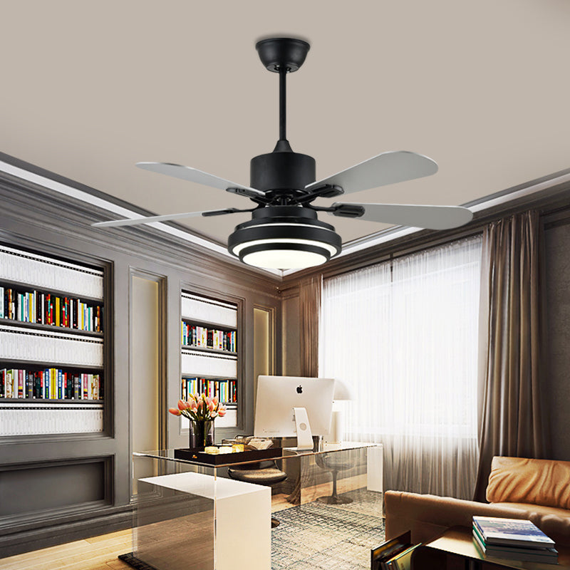 48 "W Black LED Plafond lampe à fans moderniste moderniste Métal rond Semi Flush Mounted lampe pour le salon avec 4 lames en argent, conversion de fréquence