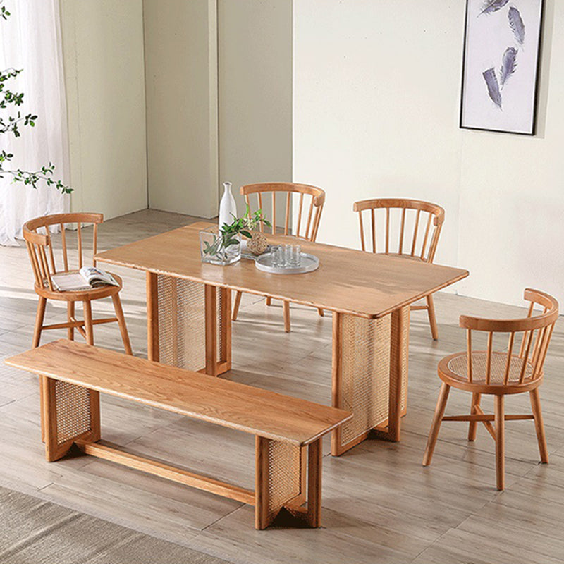 Rechthoek houten eettafel moderne eiken tafel in de natuur met dubbele voetstuk