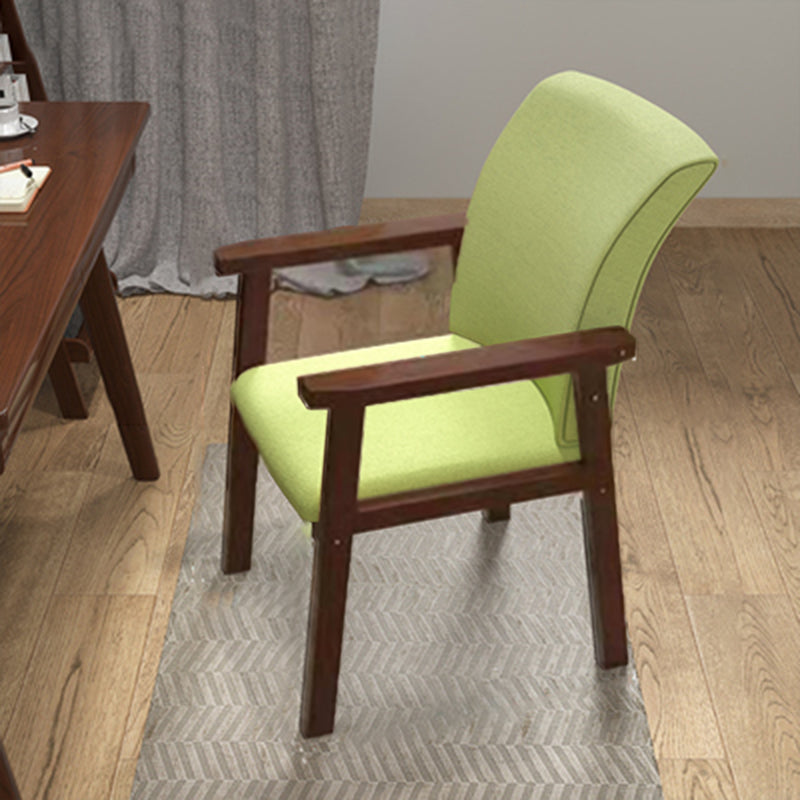 Chaise de salle à manger simple en bois rembourrée à dossier solide de fauteuil contemporain d'intérieur