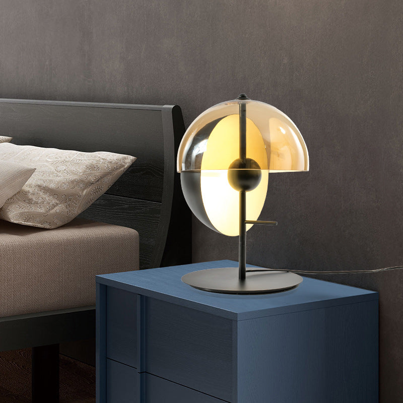 Zeitgenössische 1 head -tasksbeleuchtung schwarze Schüssel kleine Schreibtischlampe mit Cognac -Glasschatten