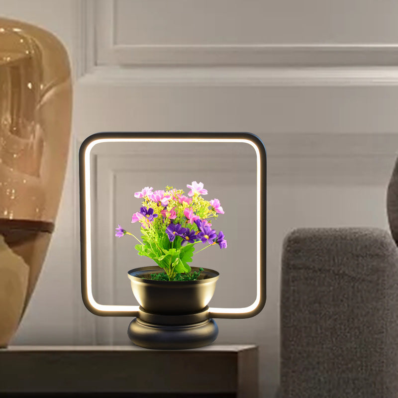 Ronde/vierkante slaapkamer Tafellicht Industrieel metalen LED Zwart/Wit Nachtlamp met plantendecoratie, warm/wit licht