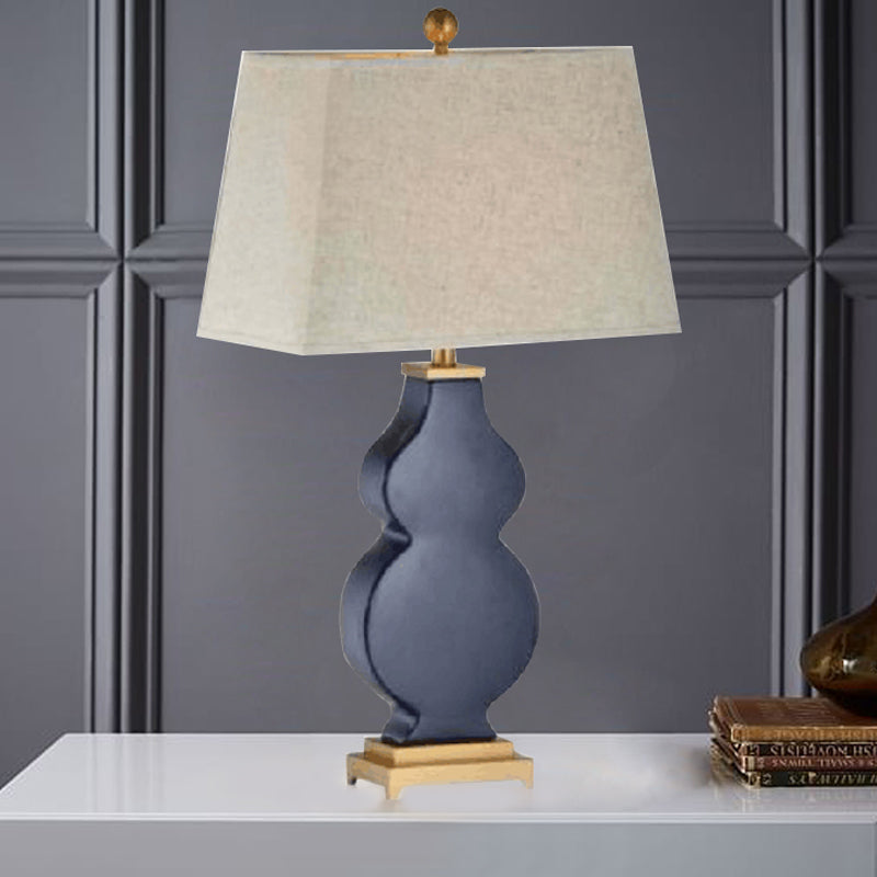 Modernismo Pagoda Shape Desk Babez de luz 1 Lámpara de mesa nocturna de bulbo en azul para dormitorio