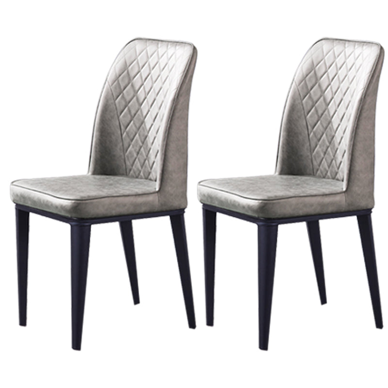 Silla lateral interior escandinava Silla de comedor con respaldo sólido tapizada de metal