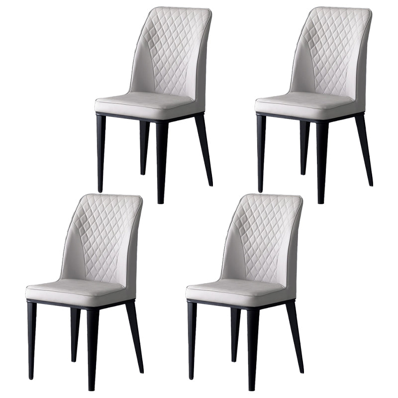 Silla lateral interior escandinava Silla de comedor con respaldo sólido tapizada de metal
