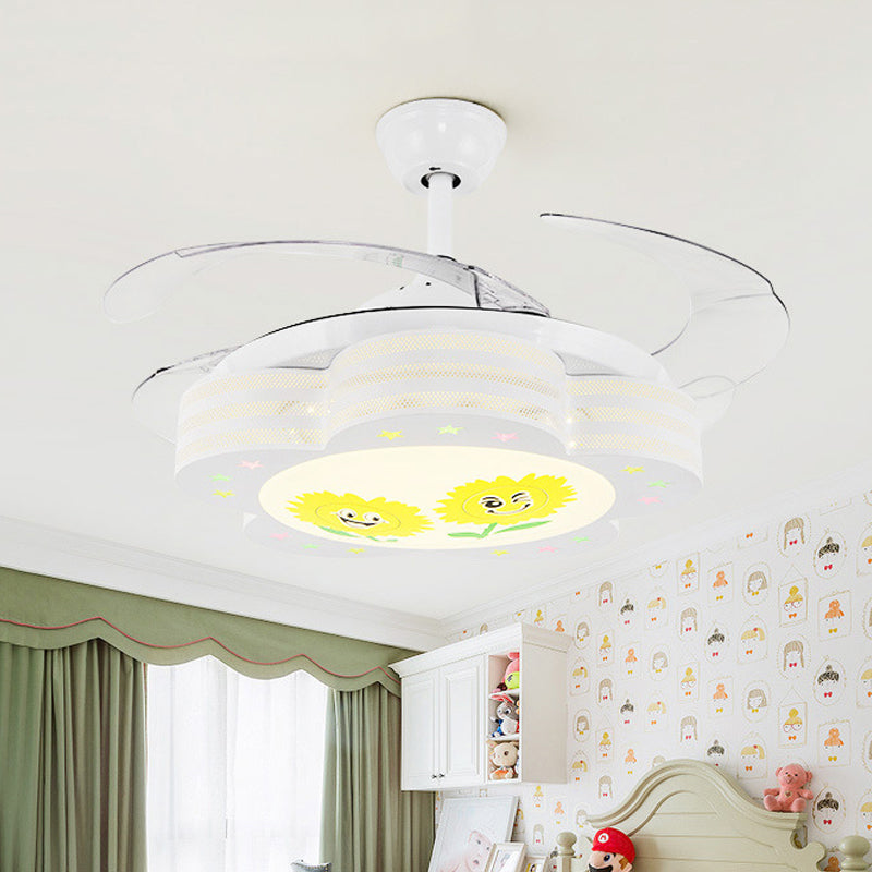 42 "LED LED LED SEMI FLANCHMOUNT NORDIC KIDS Style blanc 3 lames pendantes ventilateur Lumière avec forme de forme florale