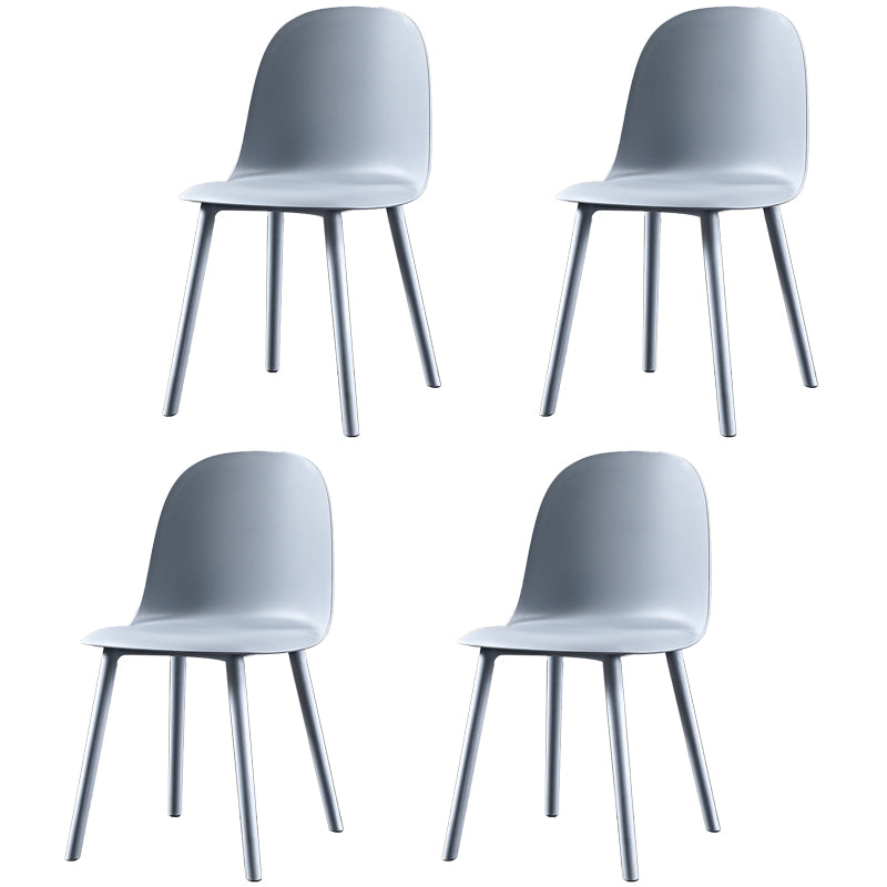 Chaise d'appoint de restaurant scandinave en plastique, finition mate, chaise de salle à manger Parsons (Ensemble de 4)