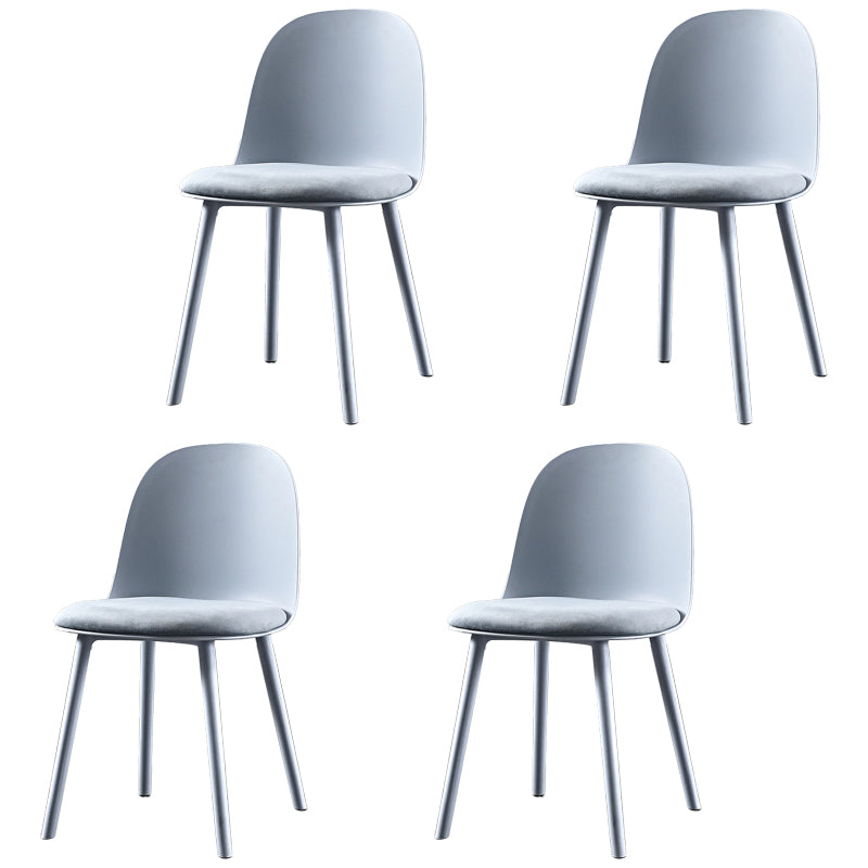 Chaise d'appoint de restaurant scandinave en plastique, finition mate, chaise de salle à manger Parsons (Ensemble de 4)