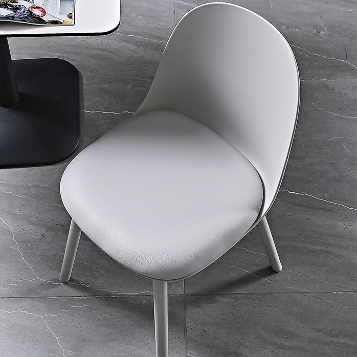 Chaise d'appoint de restaurant scandinave en plastique, finition mate, chaise de salle à manger Parsons (Ensemble de 4)
