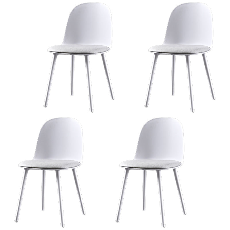 Chaise d'appoint de restaurant scandinave en plastique, finition mate, chaise de salle à manger Parsons (Ensemble de 4)