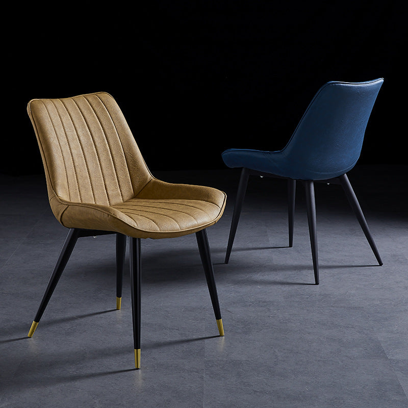 Silla lateral de cuero escandinavo para restaurante Silla de comedor Parsons con acabado mate