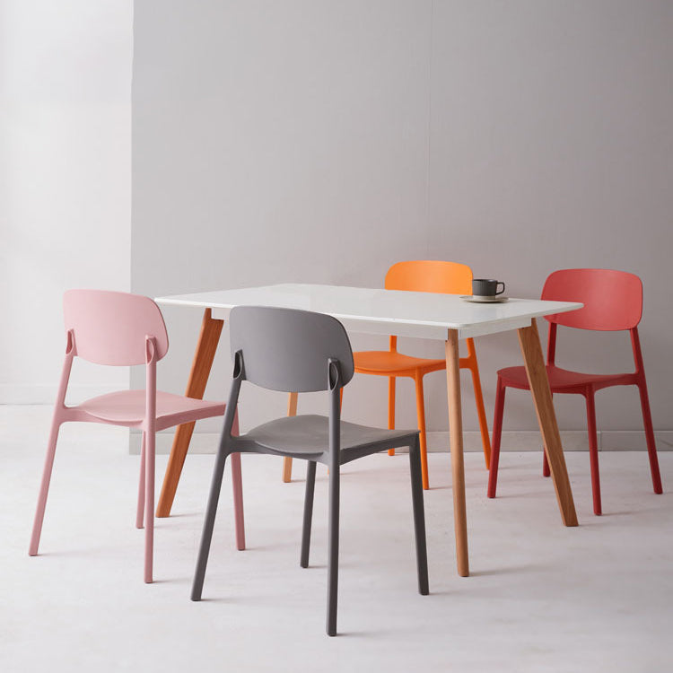 Silla auxiliar de plástico escandinavo para sala de conferencias, silla de comedor con respaldo abierto (juego de 4)