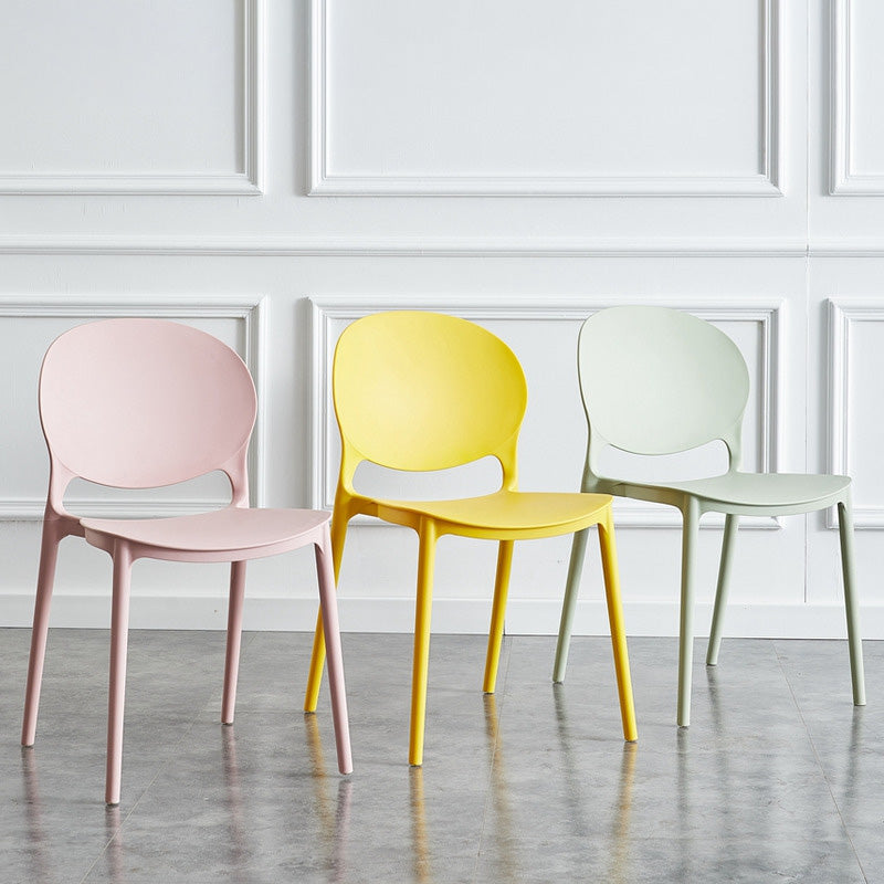 Silla de comedor escandinava de plástico sin brazos, sillas auxiliares apilables (juego de 4)