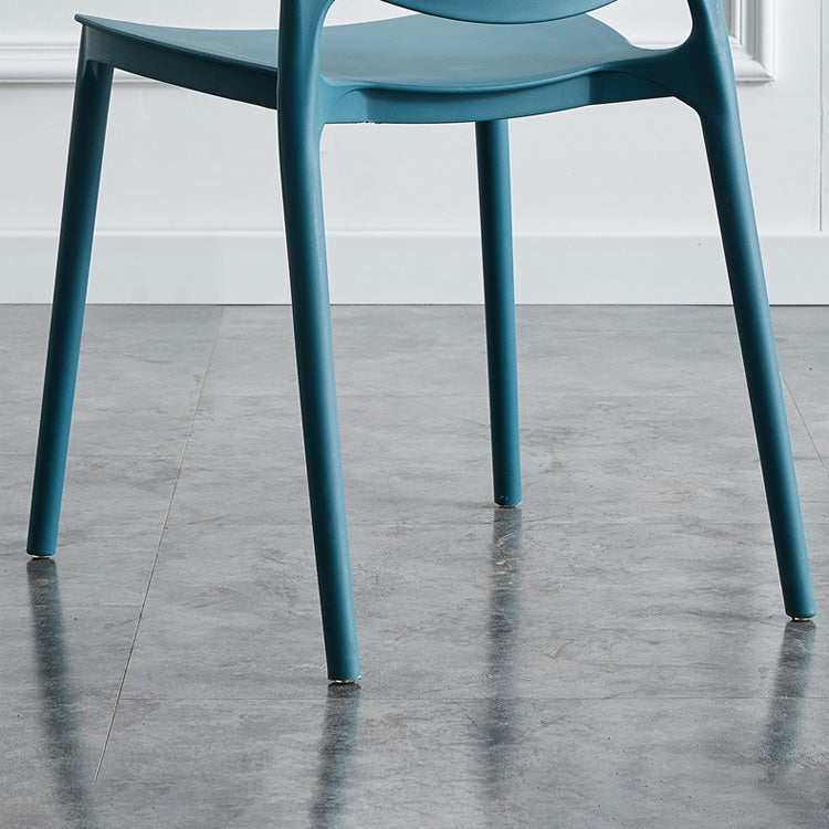 Silla de comedor escandinava de plástico sin brazos, sillas auxiliares apilables (juego de 4)